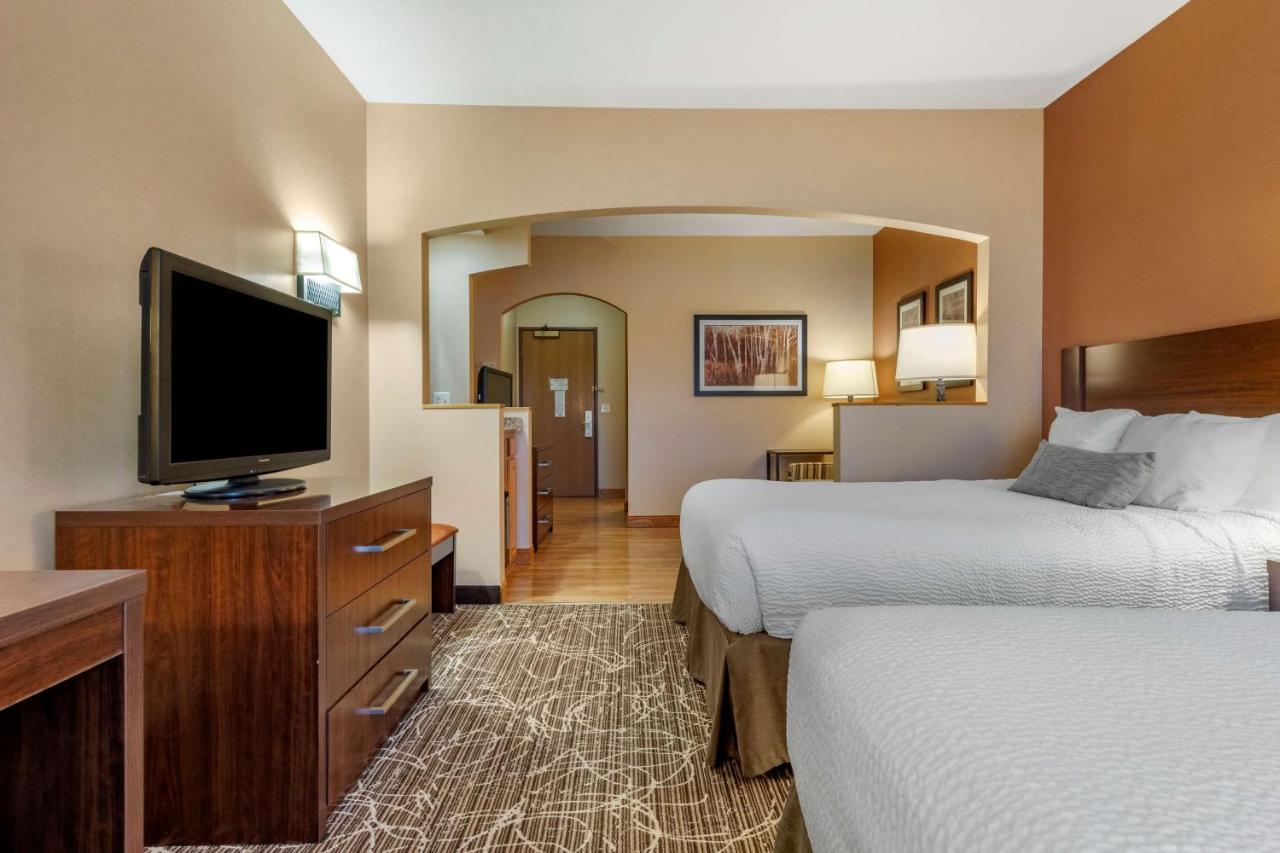 Best Western Plus Chelsea Hotel Monticello Esterno foto