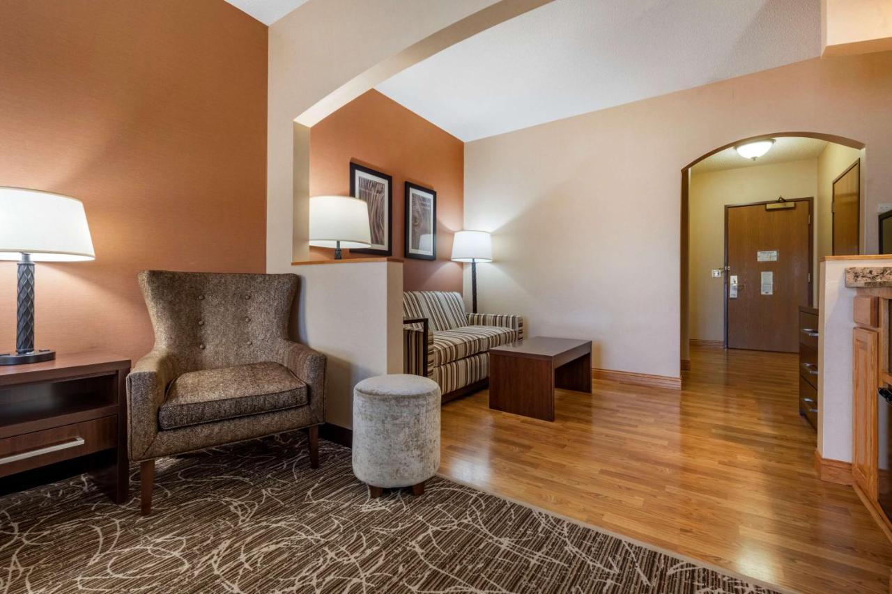 Best Western Plus Chelsea Hotel Monticello Esterno foto