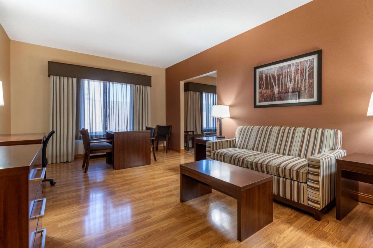 Best Western Plus Chelsea Hotel Monticello Esterno foto