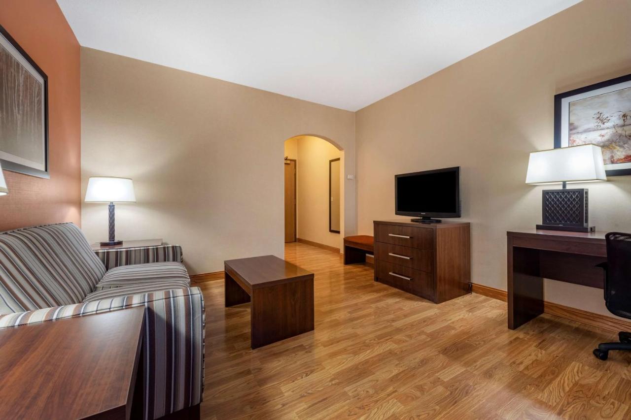 Best Western Plus Chelsea Hotel Monticello Esterno foto